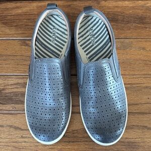 Taos Court Steel Gray Leather Slip-on Sneakers